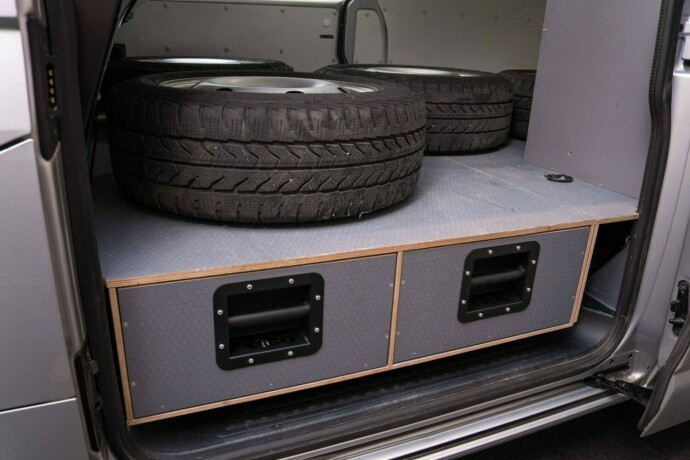 volkswagen-transporter-diesel-2022-big-33