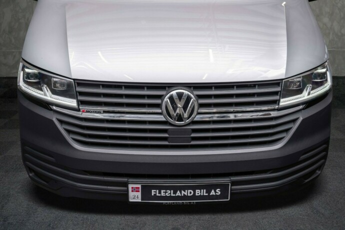 volkswagen-transporter-diesel-2022-big-5