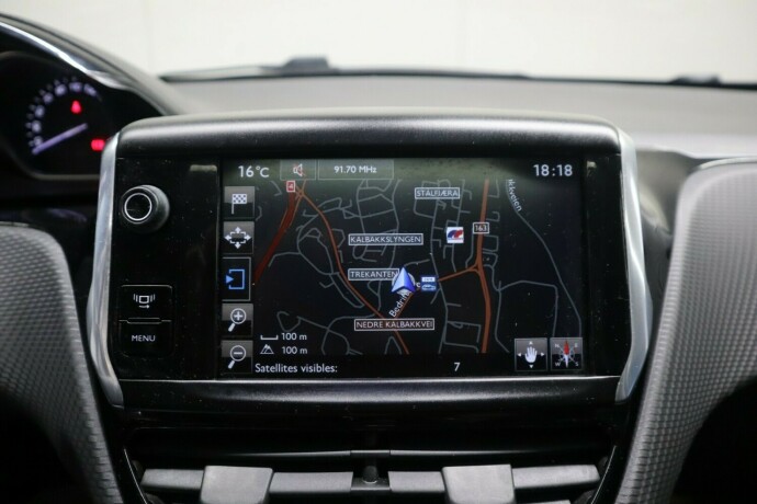 peugeot-2008-bensin-2013-big-24