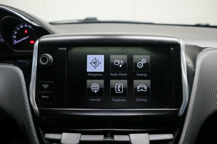 peugeot-2008-bensin-2013-big-25