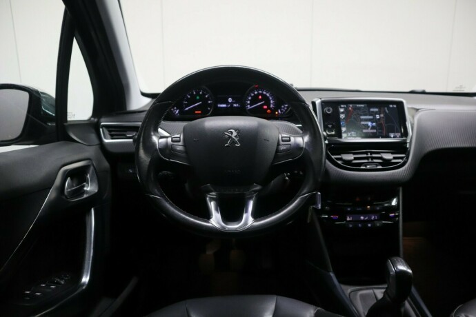 peugeot-2008-bensin-2013-big-14