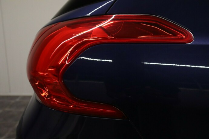 peugeot-2008-bensin-2013-big-12