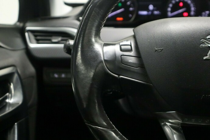 peugeot-2008-bensin-2013-big-18