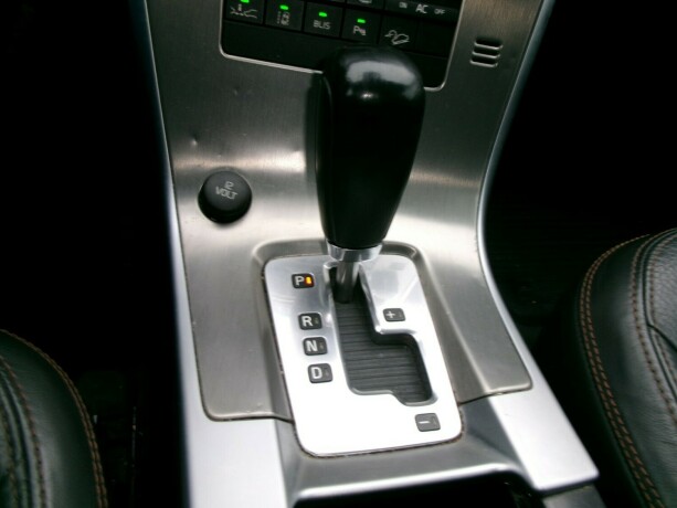 volvo-xc-60-diesel-2010-big-14