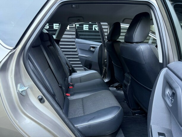 toyota-auris-bensin-2015-big-32
