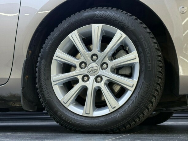 toyota-auris-bensin-2015-big-7