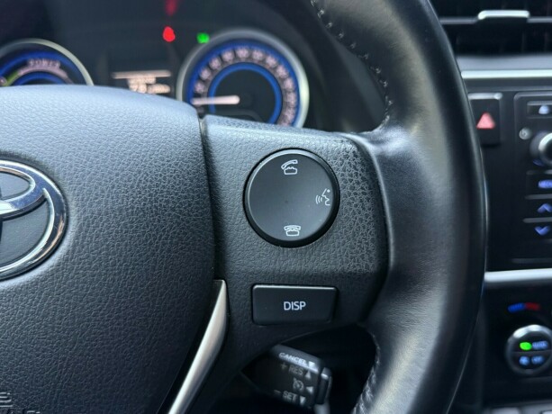 toyota-auris-bensin-2015-big-15