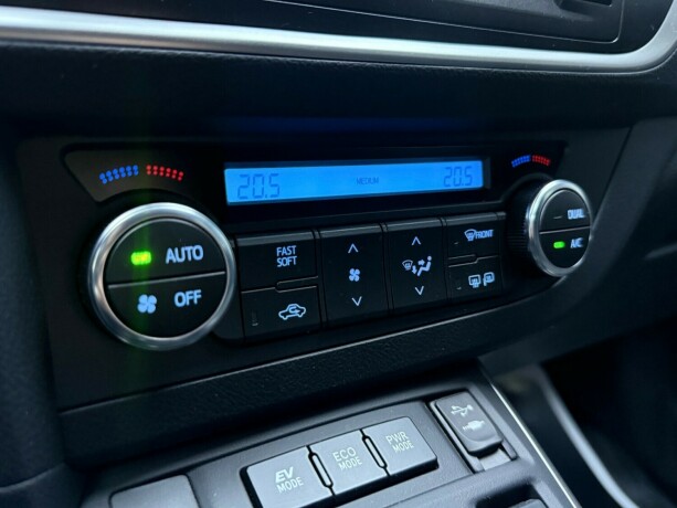 toyota-auris-bensin-2015-big-25