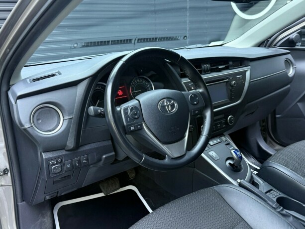 toyota-auris-bensin-2015-big-10