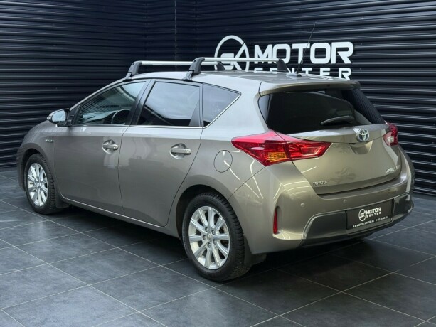toyota-auris-bensin-2015-big-1