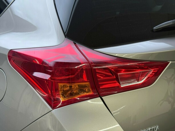 toyota-auris-bensin-2015-big-6