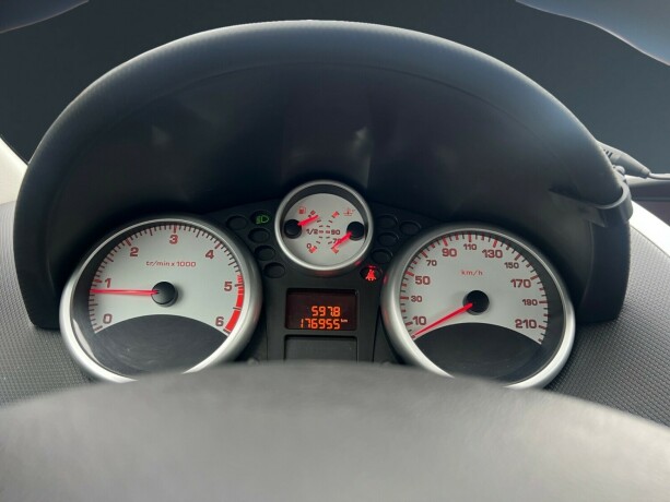 peugeot-207-diesel-2009-big-14