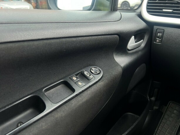 peugeot-207-diesel-2009-big-20