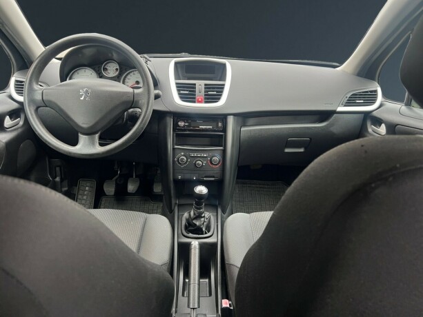peugeot-207-diesel-2009-big-13