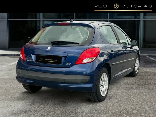peugeot-207-diesel-2009-big-7