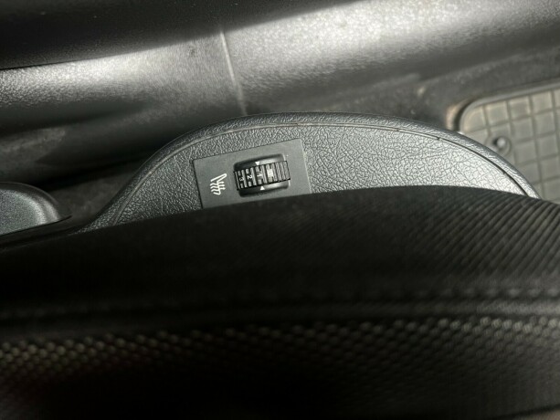 peugeot-207-diesel-2009-big-15