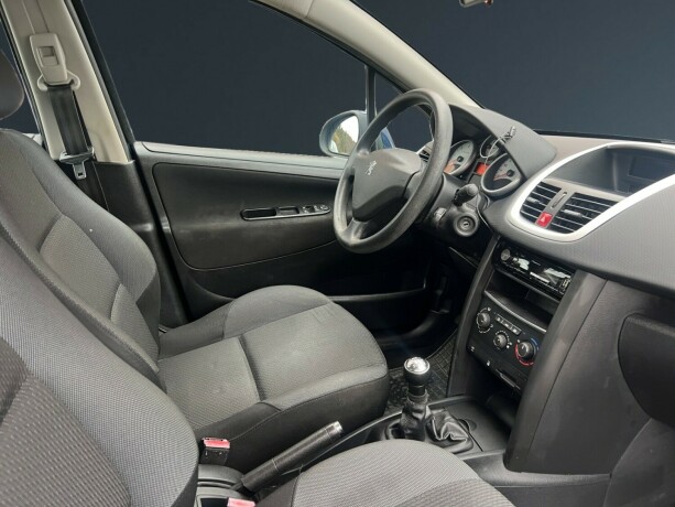 peugeot-207-diesel-2009-big-11