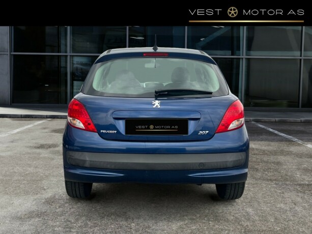 peugeot-207-diesel-2009-big-5