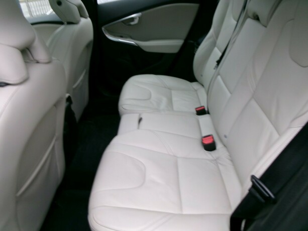 volvo-v40-diesel-2014-big-6