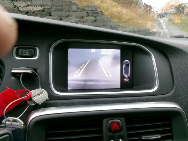 volvo-v40-diesel-2014-big-12