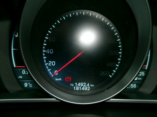 volvo-v40-diesel-2014-big-15