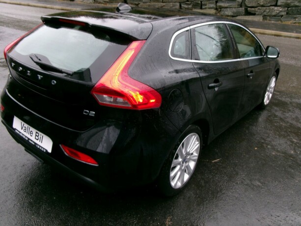 volvo-v40-diesel-2014-big-5