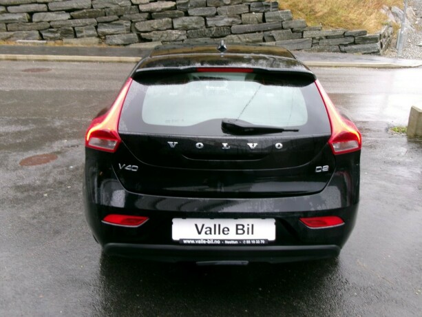 volvo-v40-diesel-2014-big-4
