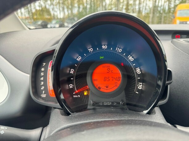 toyota-aygo-bensin-2019-big-13