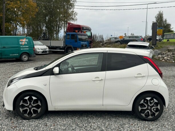 toyota-aygo-bensin-2019-big-2