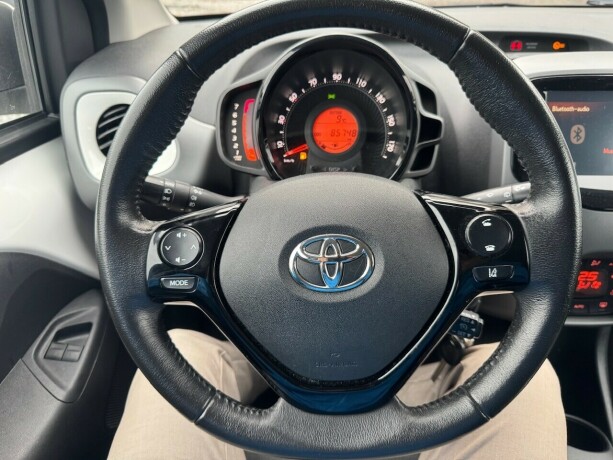 toyota-aygo-bensin-2019-big-12