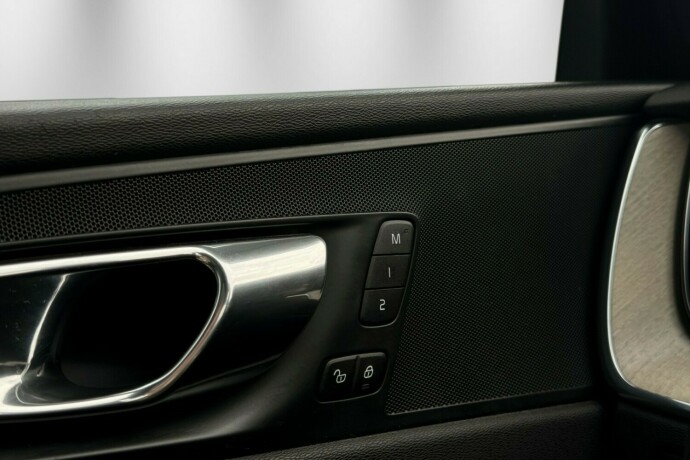 volvo-xc-60-elektrisitetbensin-2018-big-32