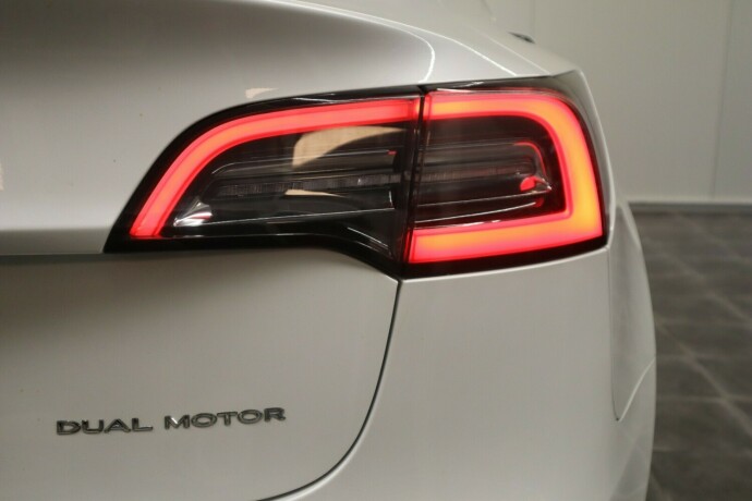 tesla-model-3-elektrisitet-2019-big-40
