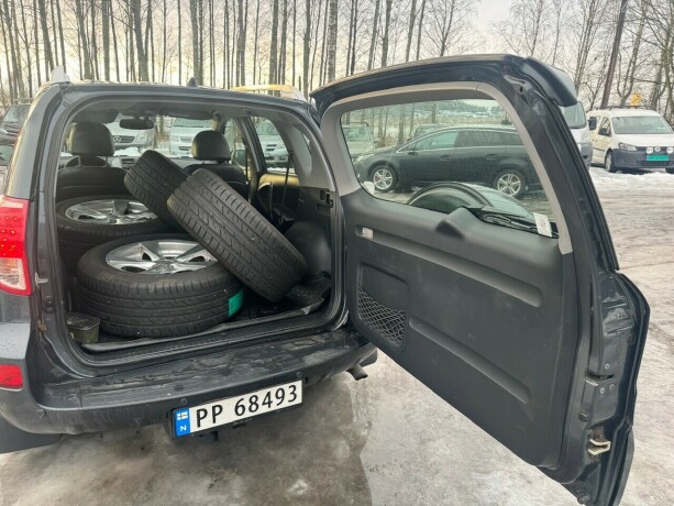 toyota-rav4-diesel-2007-big-8