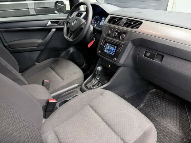 volkswagen-caddy-maxi-bensin-2017-big-14