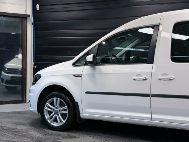 volkswagen-caddy-maxi-bensin-2017-big-7