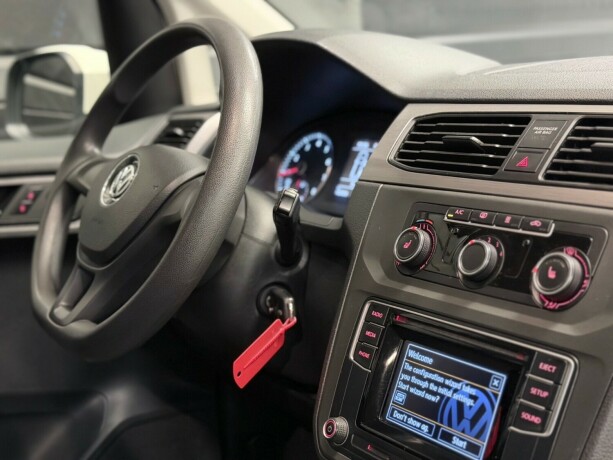 volkswagen-caddy-maxi-bensin-2017-big-13