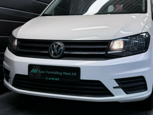 volkswagen-caddy-maxi-bensin-2017-big-3