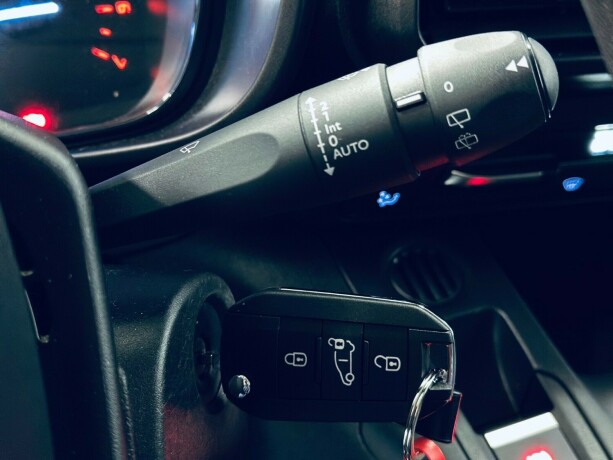 toyota-proace-city-diesel-2020-big-19