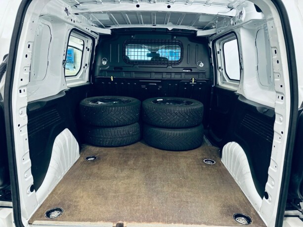 toyota-proace-city-diesel-2020-big-26