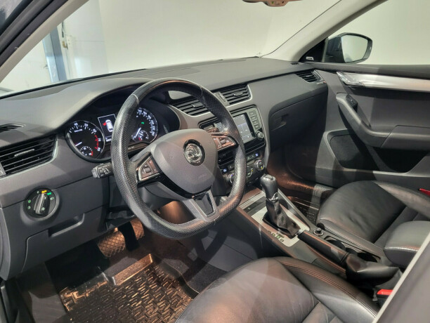 skoda-octavia-bensin-2016-big-11