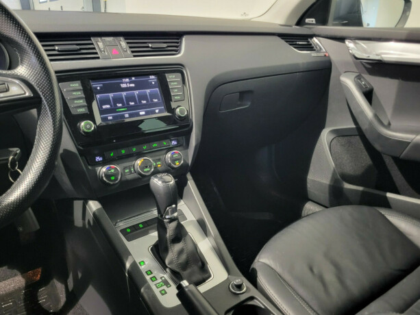 skoda-octavia-bensin-2016-big-14