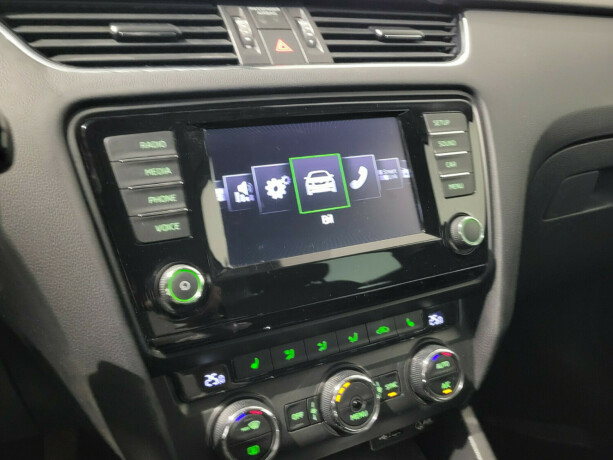 skoda-octavia-bensin-2016-big-16