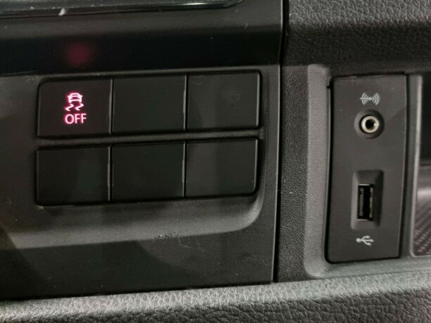 volkswagen-transporter-diesel-2017-big-20