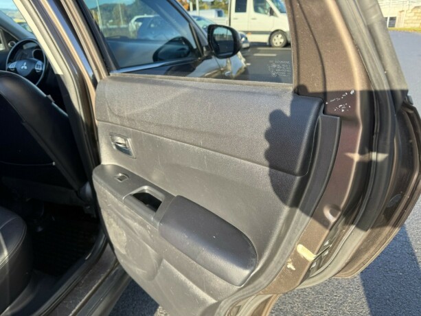 mitsubishi-asx-diesel-2011-big-18