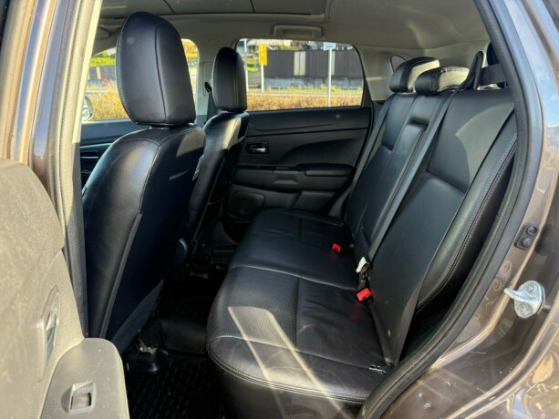 mitsubishi-asx-diesel-2011-big-22