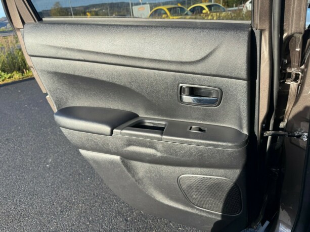 mitsubishi-asx-diesel-2011-big-21