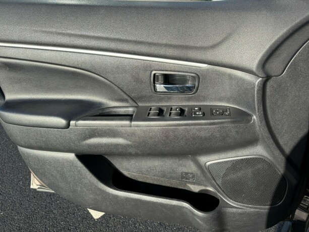 mitsubishi-asx-diesel-2011-big-24