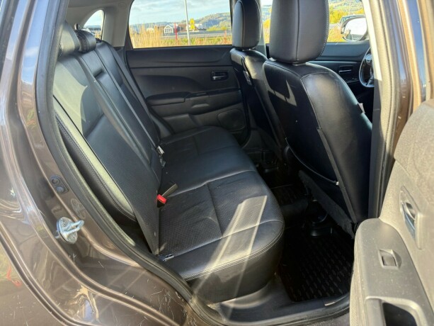 mitsubishi-asx-diesel-2011-big-19