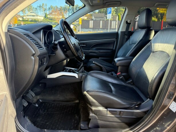 mitsubishi-asx-diesel-2011-big-23