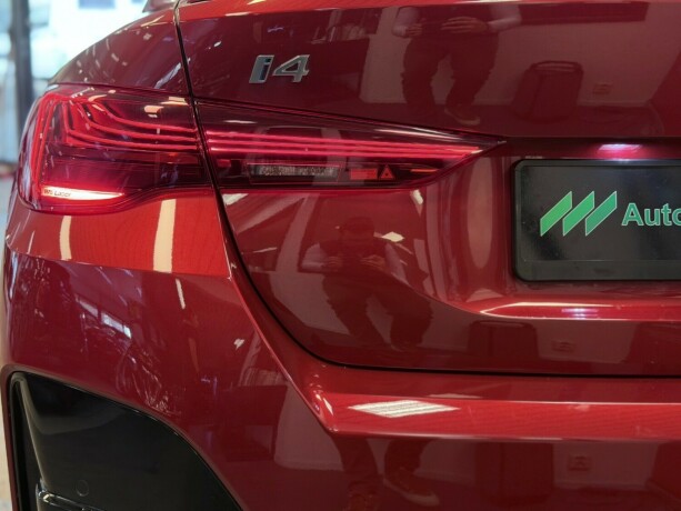 bmw-i4-m50-elektrisitet-2025-big-27